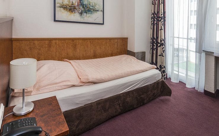 Single Room Room Image