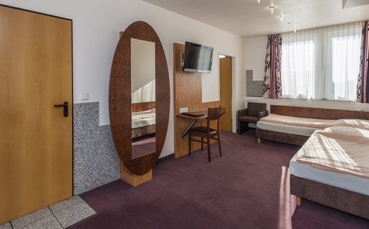 Family Room Room Image